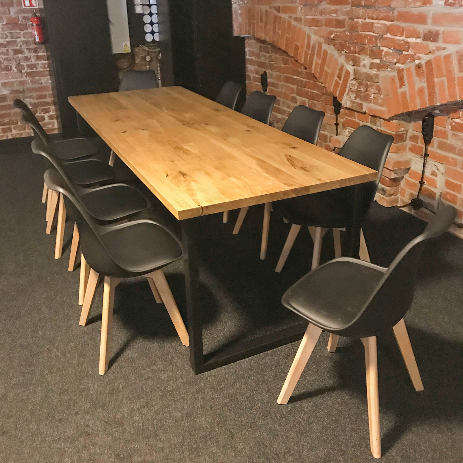 AKER - detal podstawy stalowej